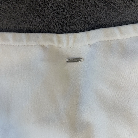 GUESS Off the Shoulder V-neck Bodysuit - Picture 11 of 13